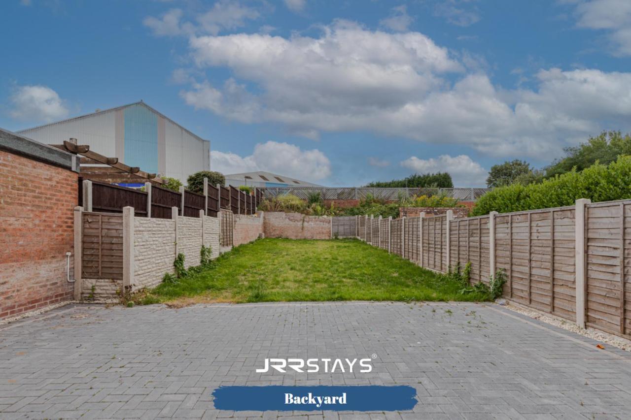 Tipton 3 Bedroom House Garden Sleeps 7 - Jrr Stays Coseley Exteriör bild