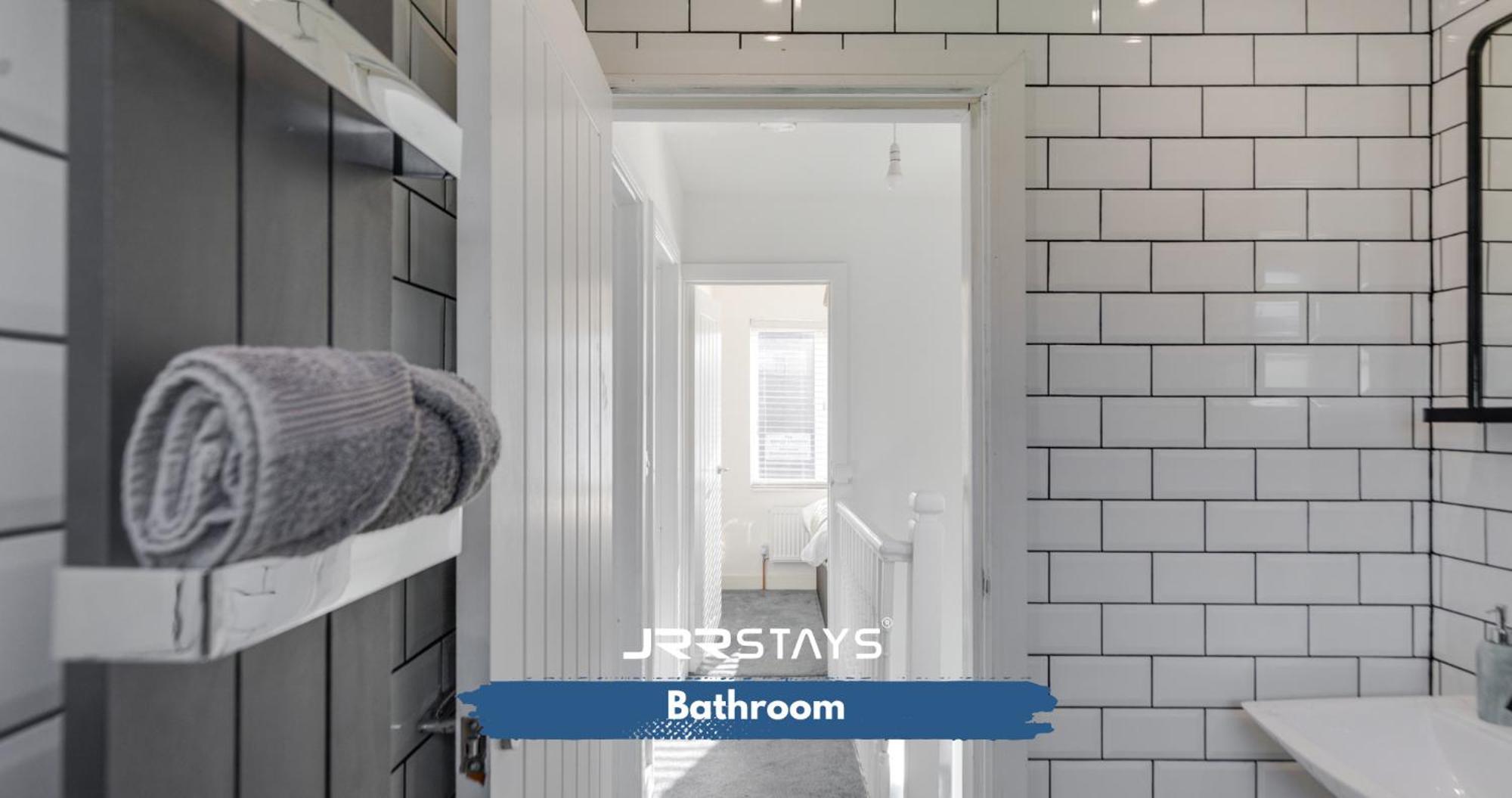 Tipton 3 Bedroom House Garden Sleeps 7 - Jrr Stays Coseley Exteriör bild