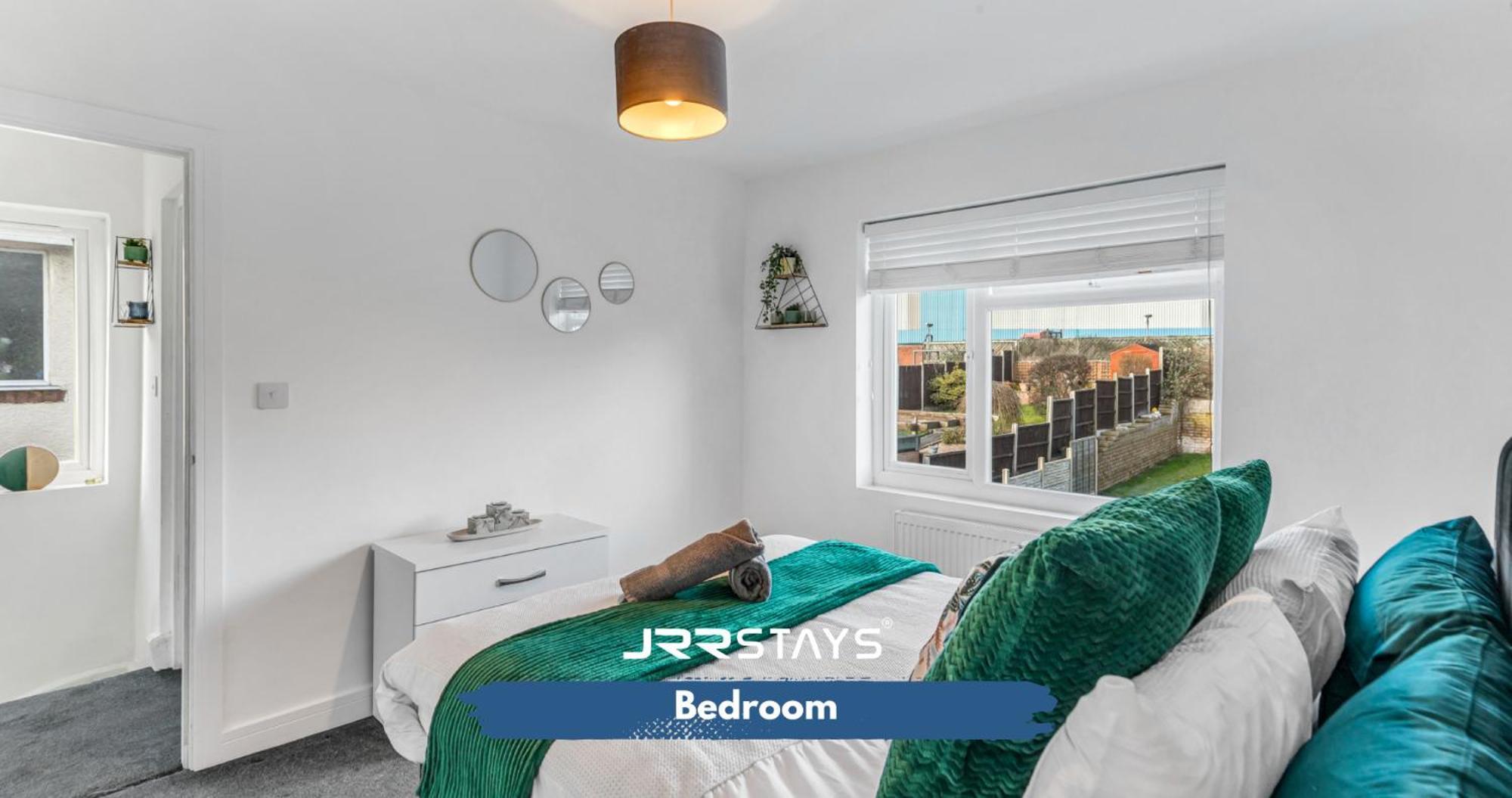 Tipton 3 Bedroom House Garden Sleeps 7 - Jrr Stays Coseley Exteriör bild
