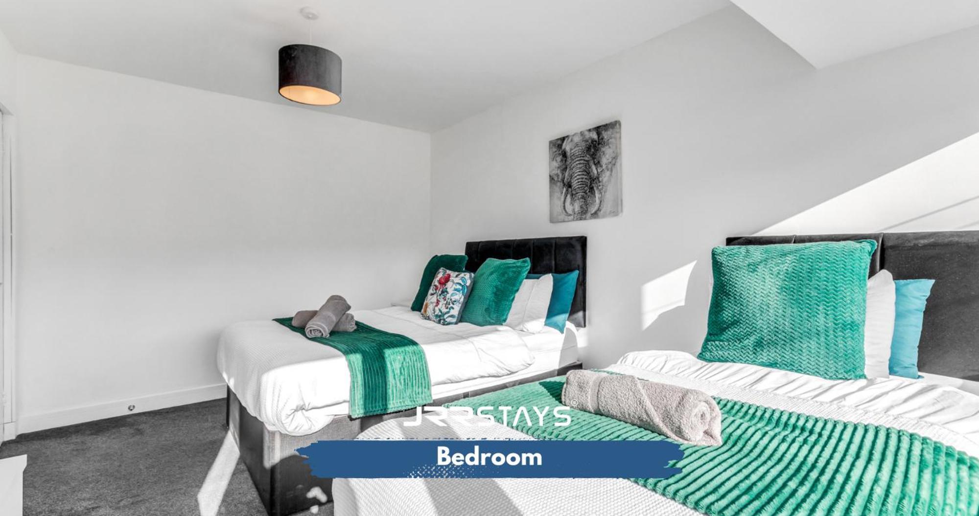 Tipton 3 Bedroom House Garden Sleeps 7 - Jrr Stays Coseley Exteriör bild